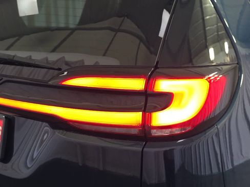Used 2022 Chrysler Pacifica Touring-L w/ S Appearance Package FWD image 13