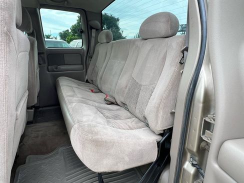 Used 2005 Chevrolet Silverado 2500 LS AWD/4WD image 21
