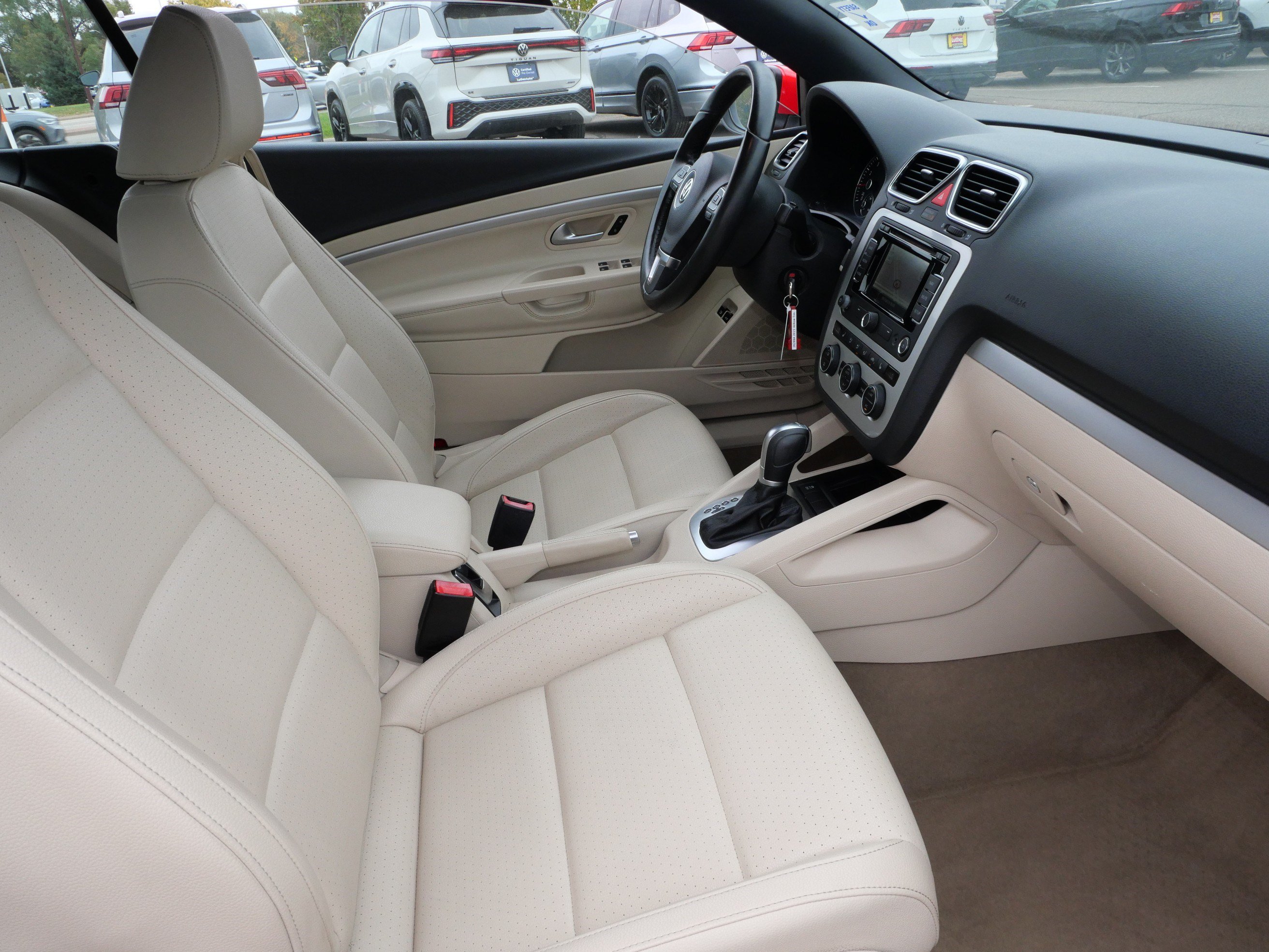 Used 2015 Volkswagen Eos Komfort FWD image 11