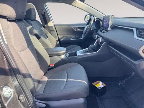 Used 2025 Toyota RAV4 XLE image 15