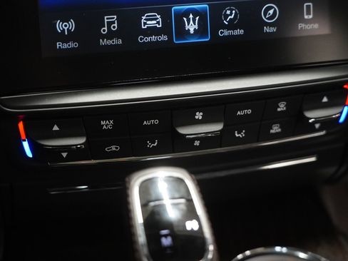 Used 2020 Maserati Quattroporte S GranLusso Q4 image 26