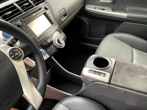 Used 2014 Toyota Prius V Five FWD image 18
