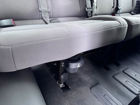 Used 2018 Nissan NV 3500 S image 17