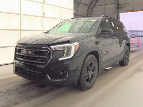 Used 2023 GMC Terrain AT4 image 2