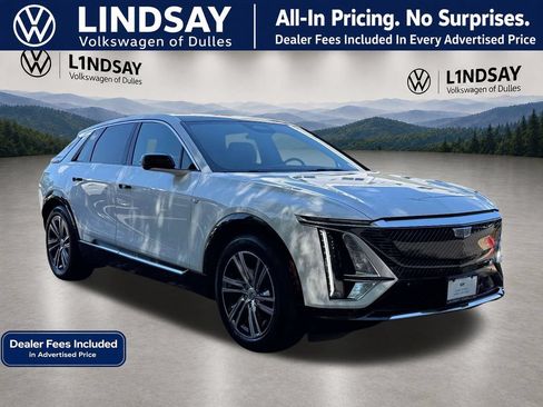 Used 2025 Cadillac Lyriq Luxury AWD/4WD image 10