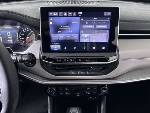 Used 2024 Jeep Compass Limited image 28