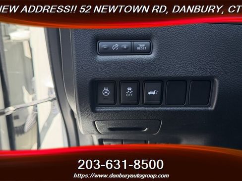 Used 2017 Nissan Murano Platinum w/ Platinum Technology Package AWD/4WD image 17
