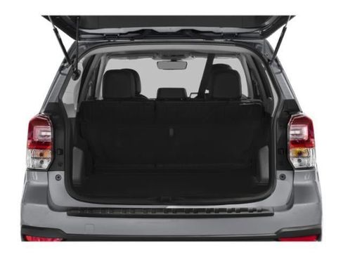 Used 2018 Subaru Forester 2.5i Touring w/ Popular Package #3B image 12