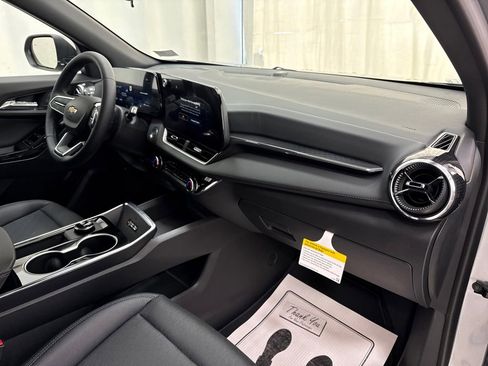 New 2026 Chevrolet Equinox LT w/ Convenience Package II image 10