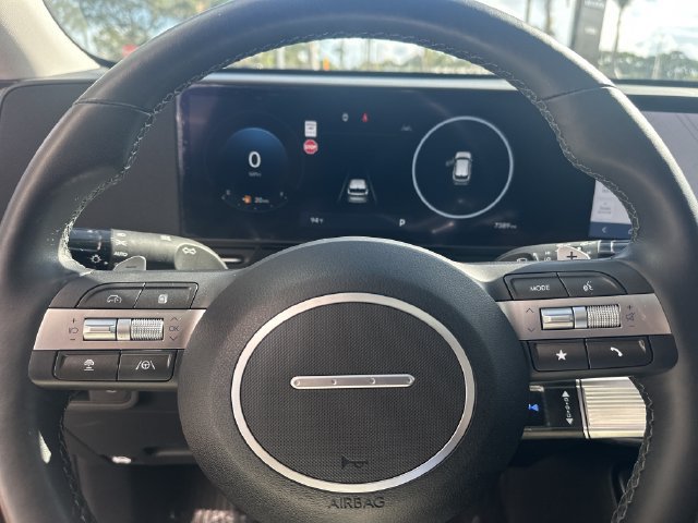 Used 2025 Hyundai Kona Limited FWD image 23