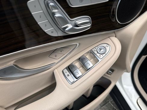 Certified 2022 Mercedes-Benz GLC 300 image 19