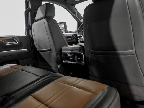 Used 2024 Chevrolet Silverado 2500 High Country w/ High Country Premium Package image 37