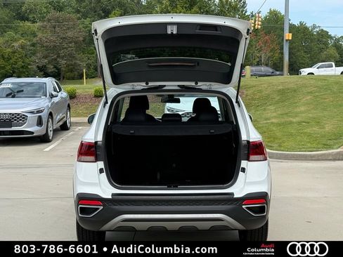 Used 2022 Volkswagen Taos SE FWD image 16