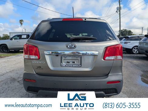 Used 2013 Kia Sorento LX w/ Convenience Pkg FWD image 4