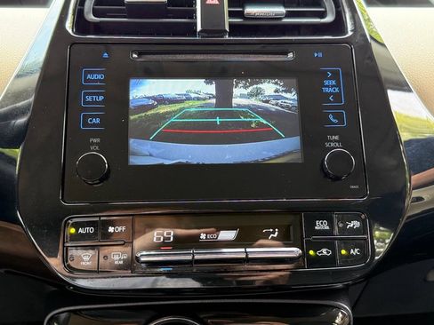 Used 2019 Toyota Prius LE FWD image 34
