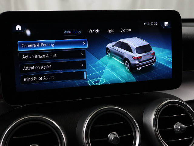 Used 2021 Mercedes-Benz GLC 300 4MATIC image 17