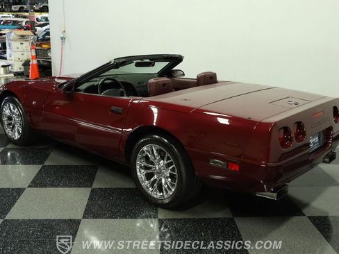 Used 1993 Chevrolet Corvette Convertible RWD image 7
