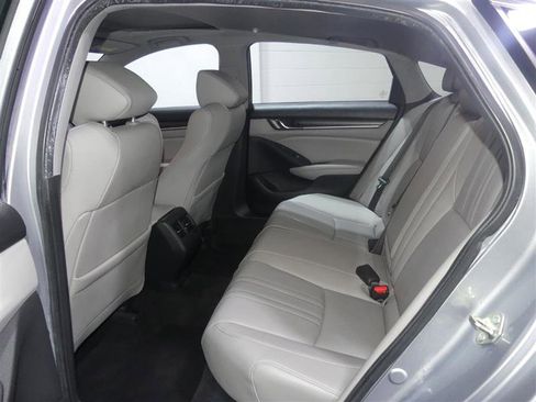 Used 2020 Honda Accord Touring image 27
