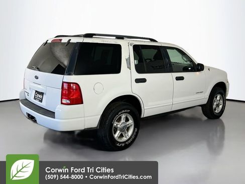 Used 2004 Ford Explorer XLT image 15