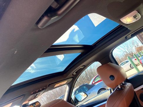 Used 2017 BMW 330i Gran Turismo xDrive image 29