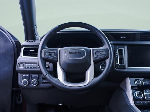 Used 2023 GMC Yukon Denali w/ Denali Reserve Package image 10