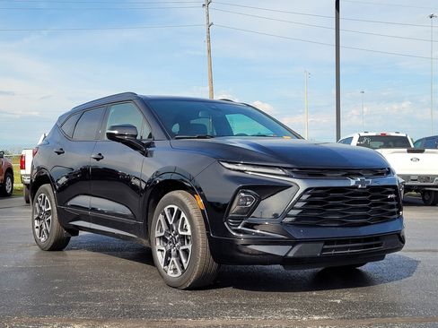 Used 2025 Chevrolet Blazer RS w/ LPO, Floor Liner Package FWD image 1