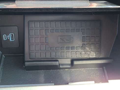 Used 2022 Ford F150 Lariat w/ Equipment Group 502A High AWD/4WD image 25