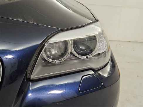 Used 2011 BMW 528i Sedan image 10