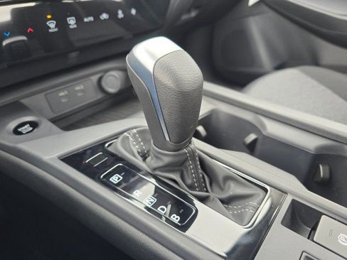 New 2026 Nissan Sentra SV w/ Floor Mat Package FWD image 39