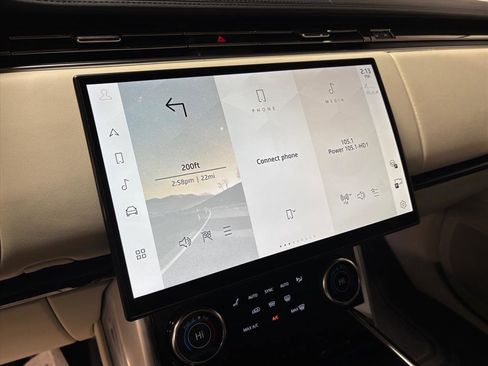 Used 2023 Land Rover Range Rover Long Wheelbase SE image 17