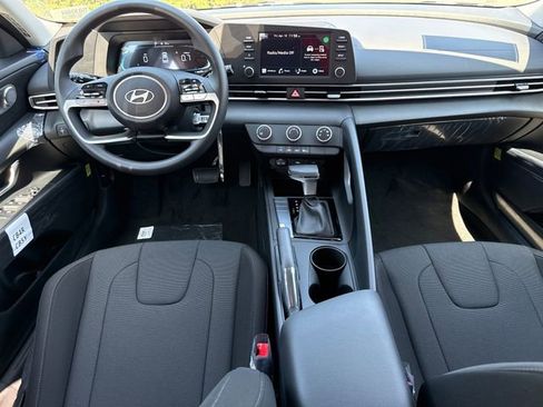 New 2026 Hyundai Elantra SE FWD image 13