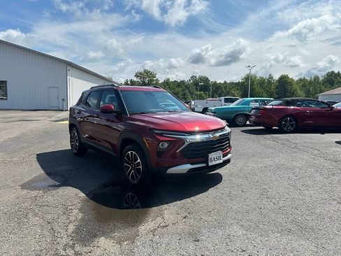 Used 2024 Chevrolet TrailBlazer LT w/ LT Cold Weather Package FWD image 36