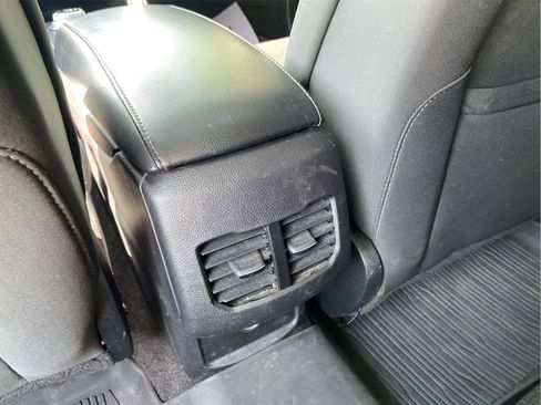 Used 2020 Ford Fusion SE FWD image 18
