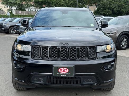 Used 2022 Jeep Grand Cherokee Laredo X AWD/4WD image 3