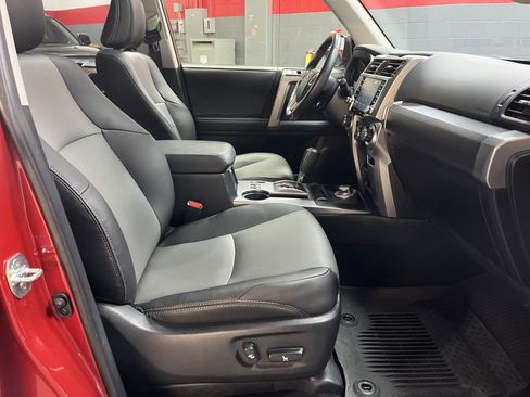 Used 2024 Toyota 4Runner SR5 Premium w/ Moonroof Package image 33