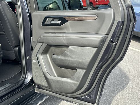 Used 2025 Chevrolet Tahoe Premier image 18