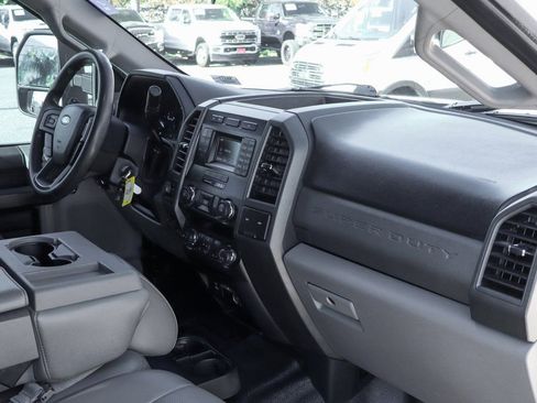 Used 2019 Ford F250 XL w/ Power Equipment Group AWD/4WD image 40