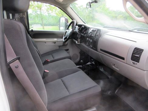 Used 2012 Chevrolet Silverado 2500 W/T w/ Snow Plow Prep Package AWD/4WD image 32
