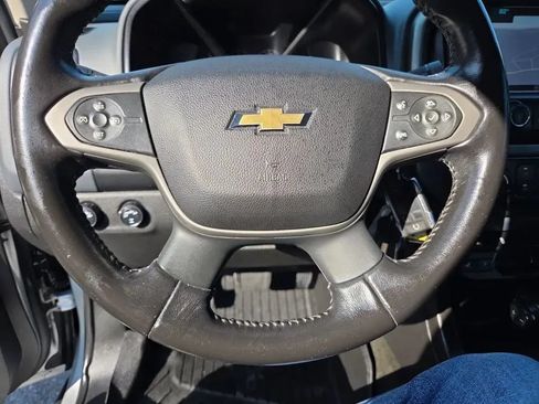 Used 2017 Chevrolet Colorado Z71 AWD/4WD image 12
