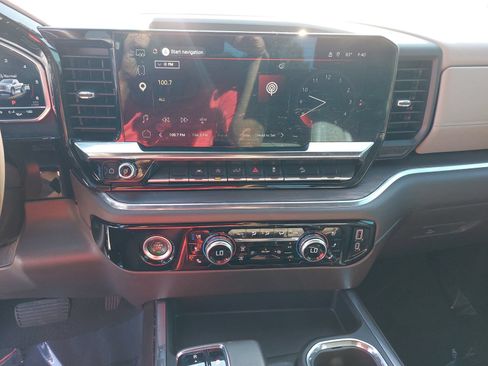 Used 2023 GMC Sierra 1500 SLT w/ SLT Premium Package AWD/4WD image 19