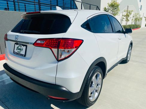 Used 2022 Honda HR-V LX image 12