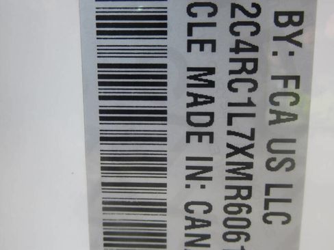 Used 2021 Chrysler Pacifica Touring-L FWD image 21