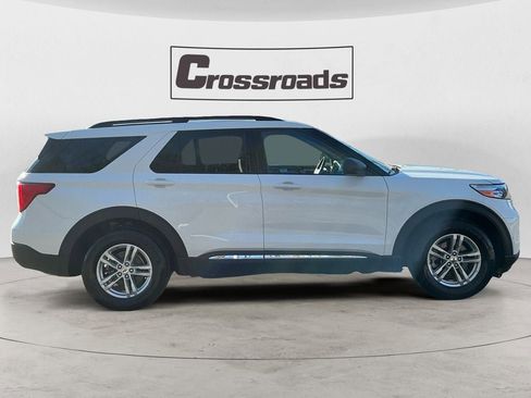 Used 2023 Ford Explorer XLT w/ Equipment Group 202A image 6