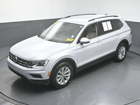 Used 2018 Volkswagen Tiguan SE FWD image 45