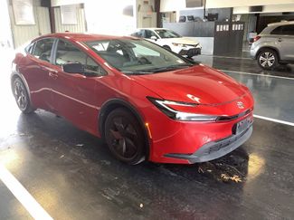 Used 2024 Toyota Prius LE video 1