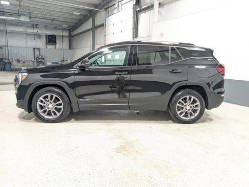 Used 2022 GMC Terrain SLT w/ Tech Package image 6