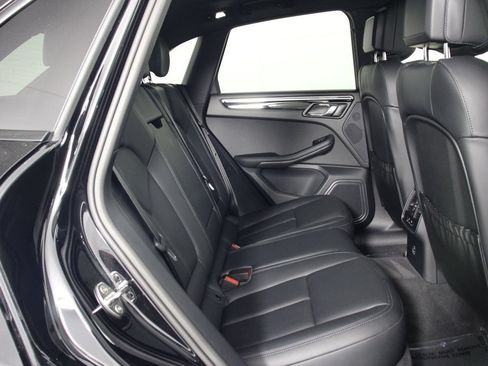 Certified 2026 Porsche Macan AWD/4WD image 32