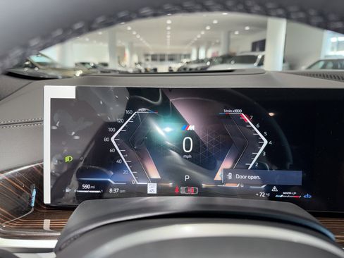 New 2026 BMW X6 xDrive40i w/ Climate Comfort Package image 17