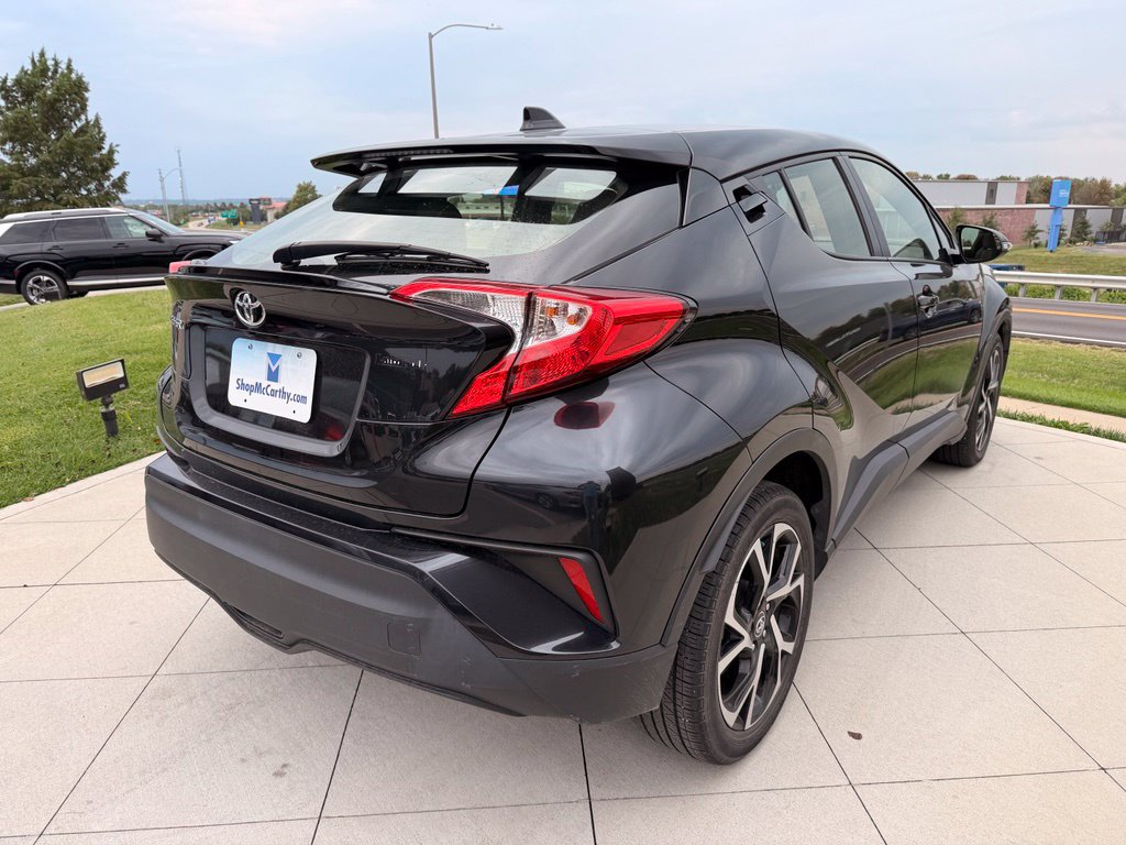 Used 2019 Toyota C-HR XLE FWD image 8