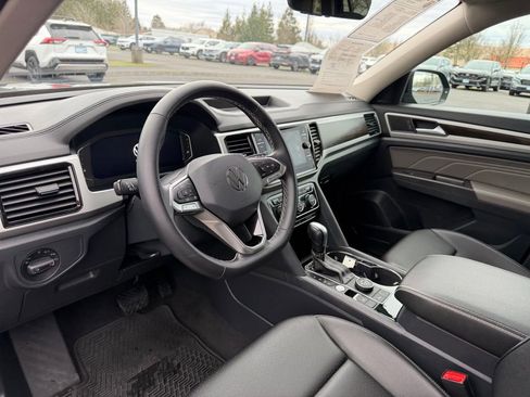 Used 2023 Volkswagen Atlas SE image 17